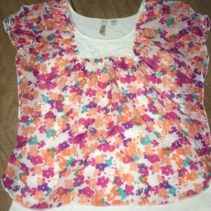Girl's flowered blouse - size 14/16 (XL)